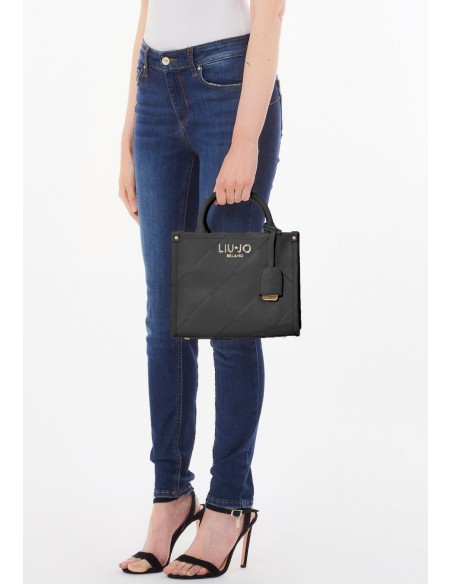 Borsa Piccola Liu Jo con Charm – Eleganza e Versatilità