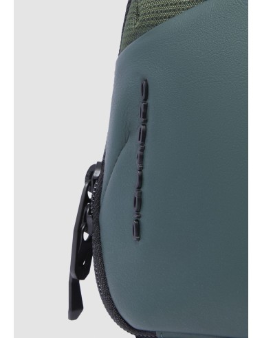 Beauty Case Uomo Piquadro sostenibile e compatto