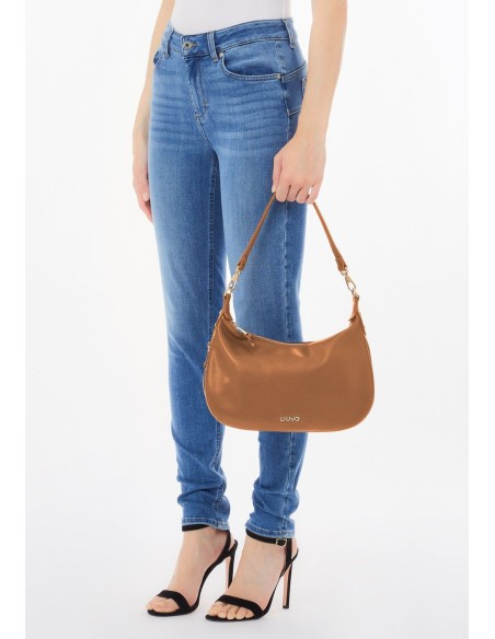 Borsa a spalla con tracolla intercambiabile – Stile e praticità