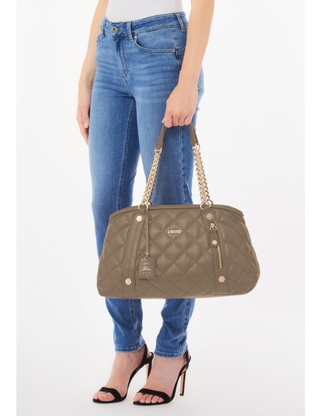 Borsa a Mano  Trapuntata – Eleganza e Capienza