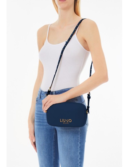 Borsa a Tracolla  con Borchie – Stile Audace e Raffinato