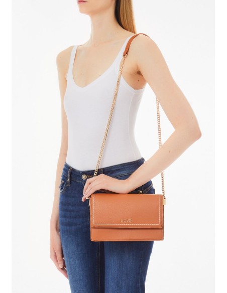 Borsa a Tracolla con Pochette – Eleganza Compatta