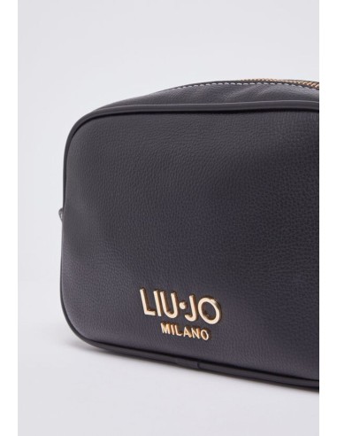 Borsa a tracolla piccola con borchie.